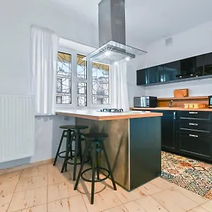 https://flat-in-the-heart-of-historical-warsaw.warsawhotelspoland.com